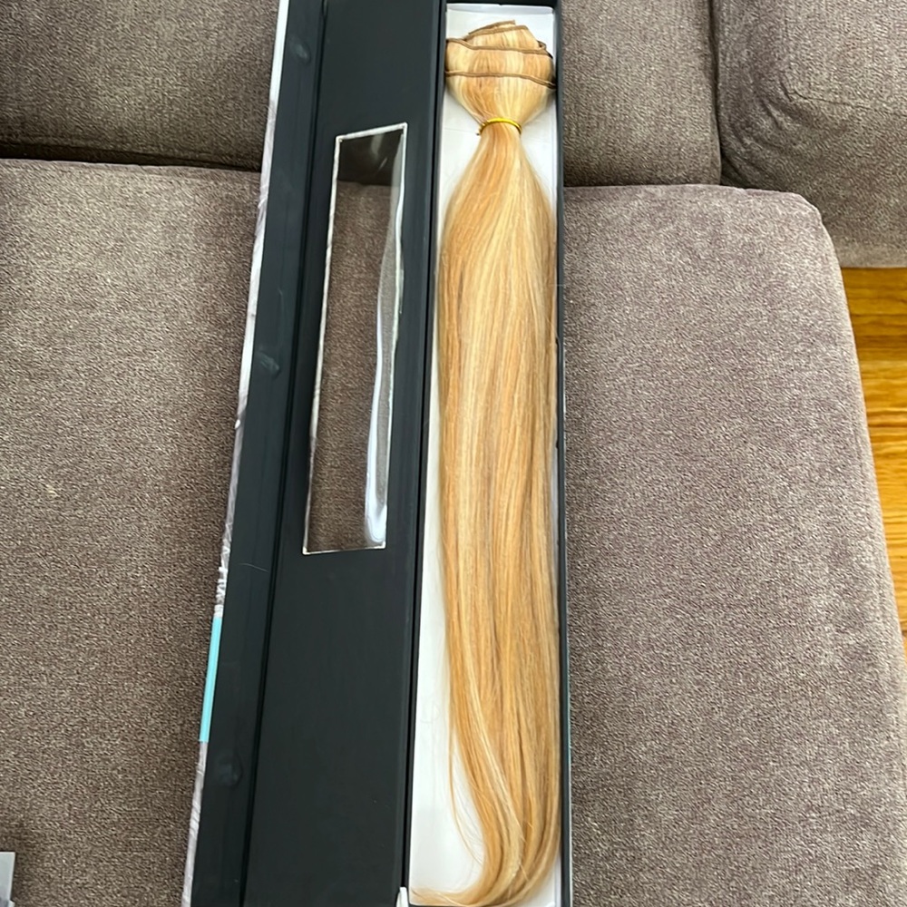 NEW 20” #P16/613 BTB 100% human hair clip extensions